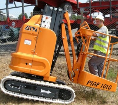 Plataforma de mástil sobre orugas Piaf 1010