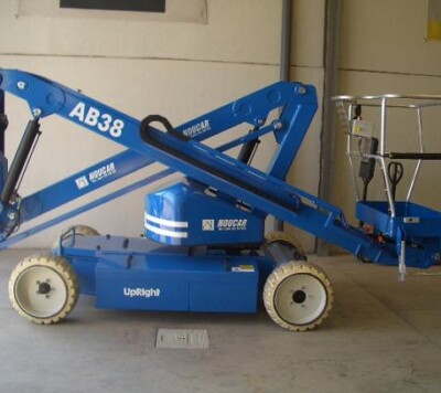 Plataforma elevadora UP-Right AB38 – OT00501