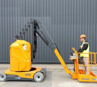 Plataforma elevadora de mástil sobre ruedas PIAF 12E