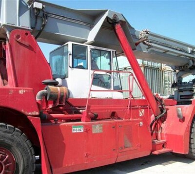 Reach Stacker Ferrari 269.5 – OT00504