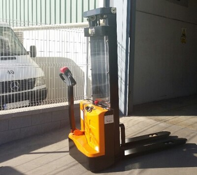 Apilador eléctrico 1200 Kg - 3,6 M